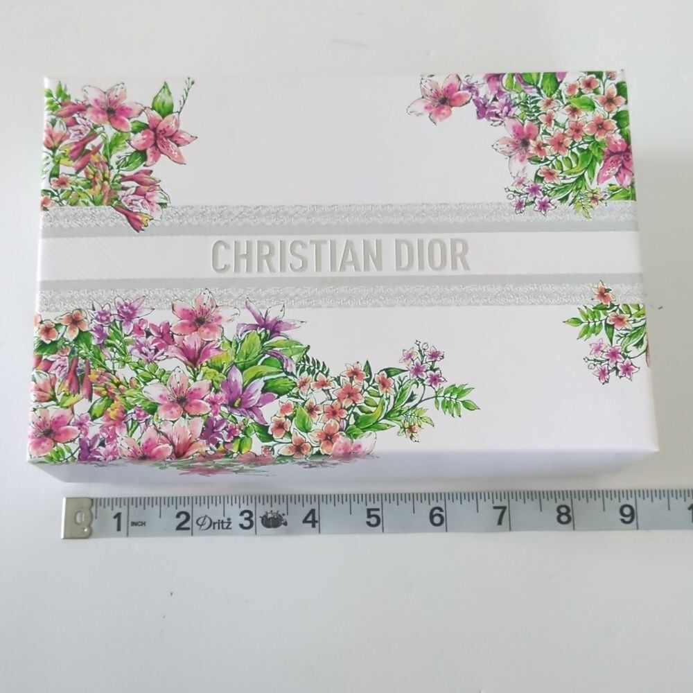 Dior Keepsake Gift Box Floral with Tissue Paper Envelope NEW - Picture 6 of 9